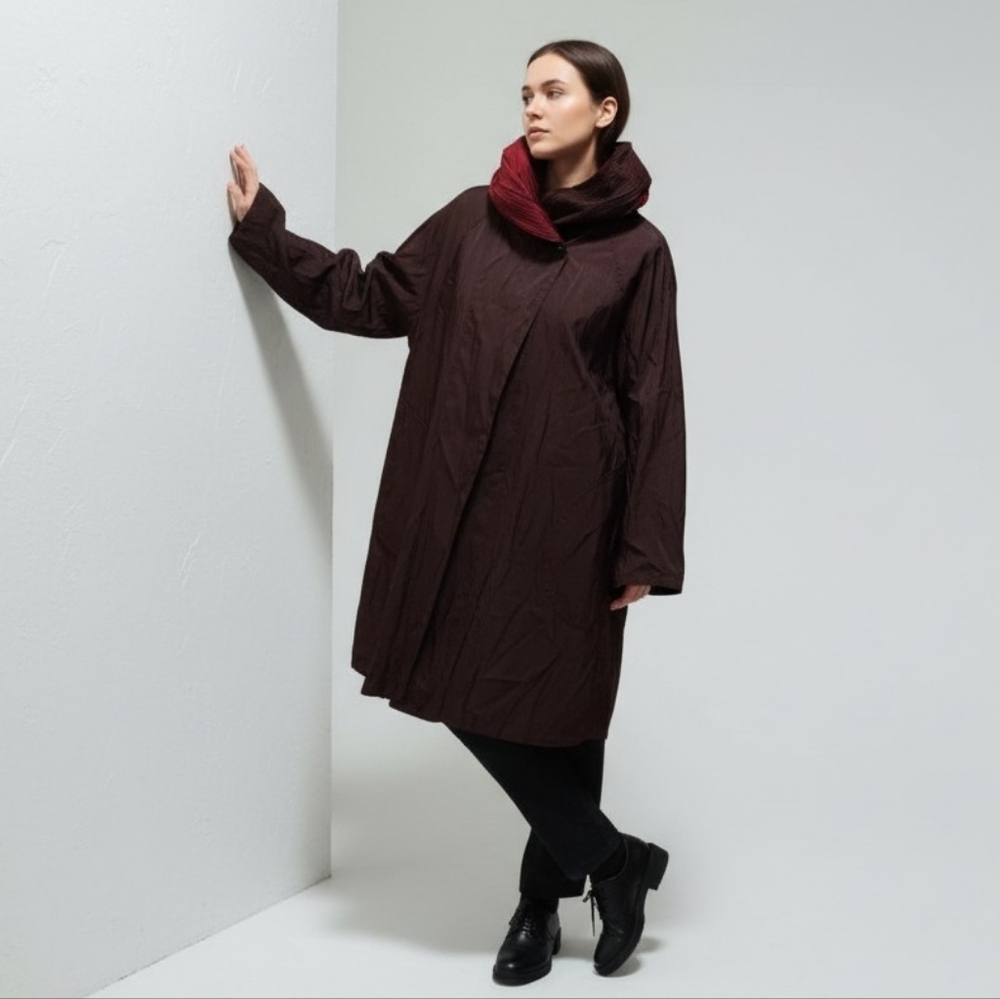 Sz XL Mycra Pac Long Red Donatella Signature Pleated Hood Reversible Raincoat